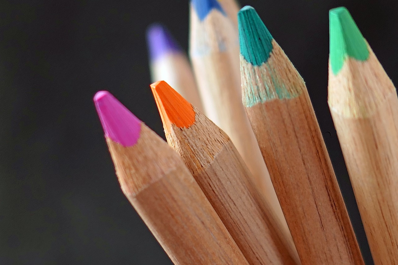 Material Guide: Choosing the Right Drawing Pencils